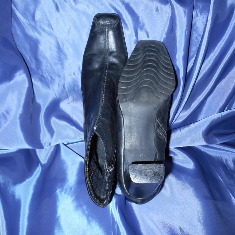 Infinity Booties - Picture 7 of 8